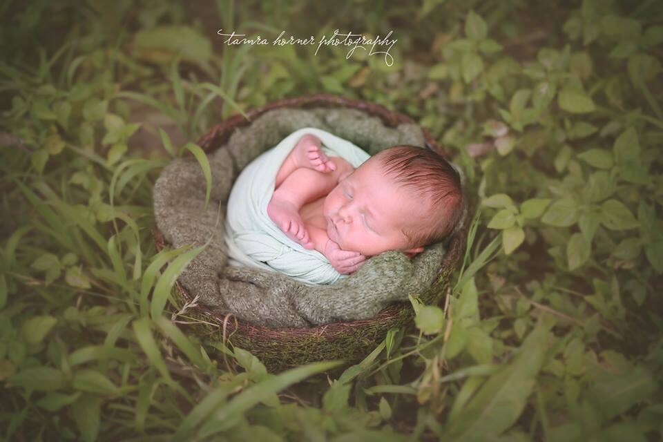 dallas tx outdoor newborn photographer 